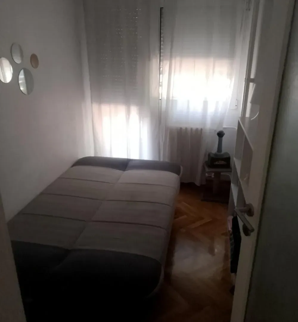 Izdavanje, trosoban stan, 77m², Južni Bulevar, Vračar Sve Podlokacije