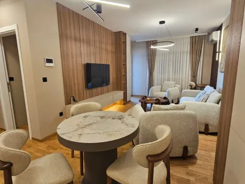 Rent, one bedroom apartment, 47m², Stari Aerodrom, Podgorica - image 11