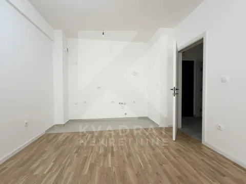 Izdavanje, dvosoban stan, 66m², Stari Aerodrom, Podgorica - image 4
