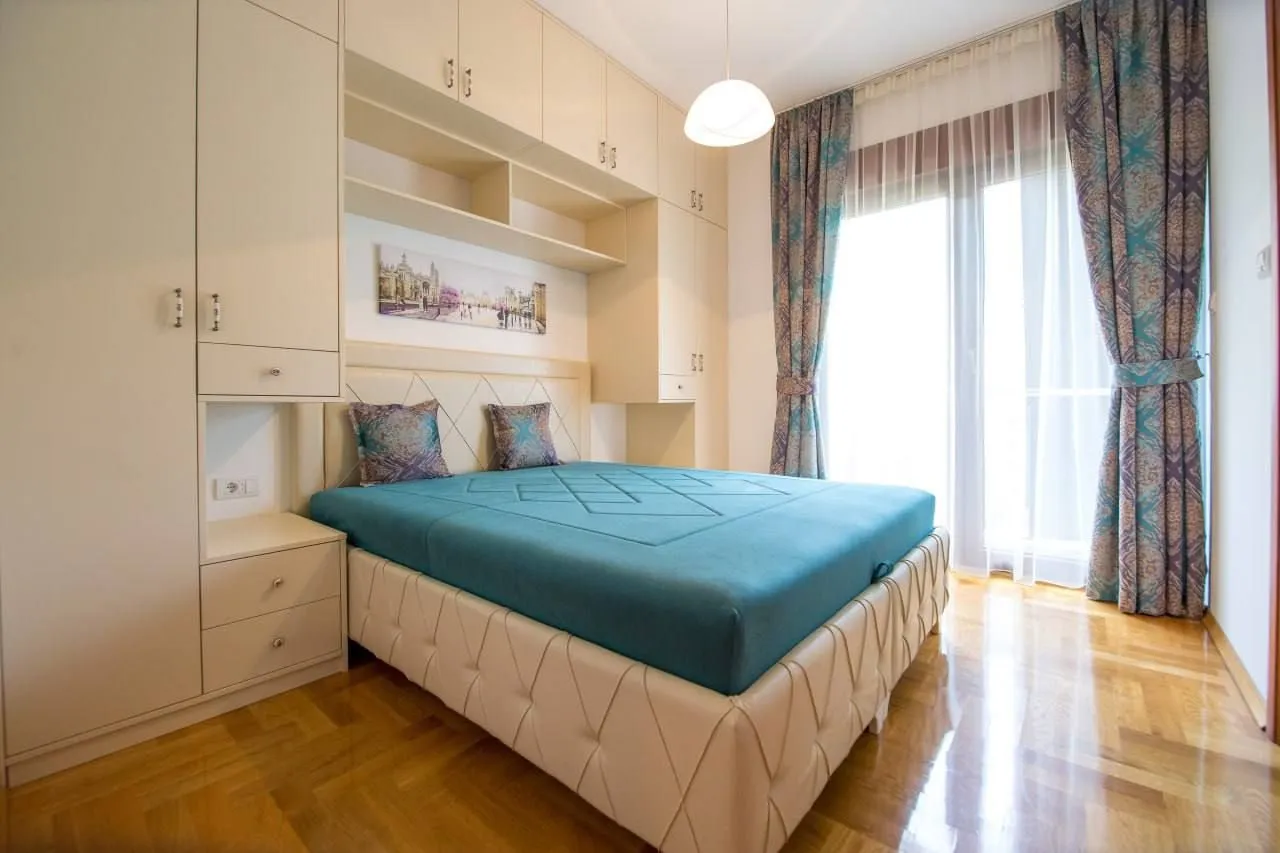 Rent, two bedroom apartment, 88m², Bečići, Budva
