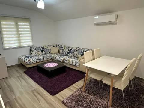 Izdavanje, dvosoban stan, 65m², Donja Gorica, Podgorica - image 1
