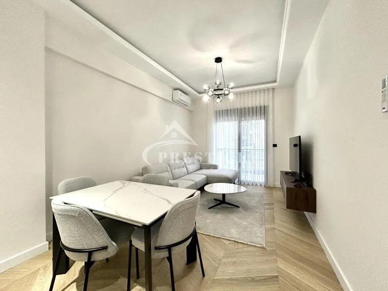 Izdavanje, dvosoban stan, 60m², Gorica C, Podgorica