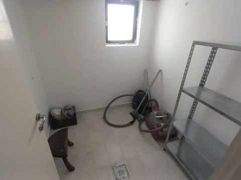 Rent, house, 200m², Blok 9, Podgorica - image 10