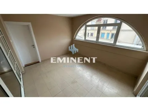 Izdavanje, četvorosoban stan, 140m², Vojvode Vlahovica, Beograd - image 13