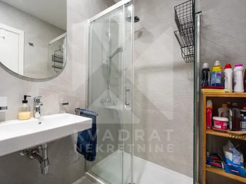 Izdavanje, dvosoban stan, 73m², Central Point, Podgorica - image 14