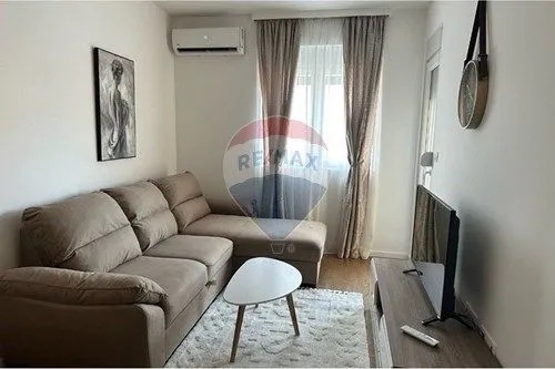 Izdavanje, jednosoban stan, 44m², Pobrežje, Podgorica