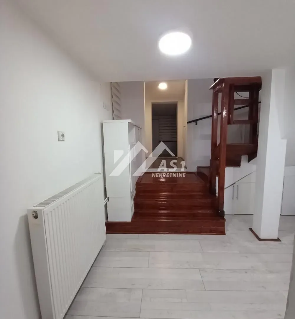 Prodaja, dvosoban stan, 50m², Stari Majur, Petrovaradin