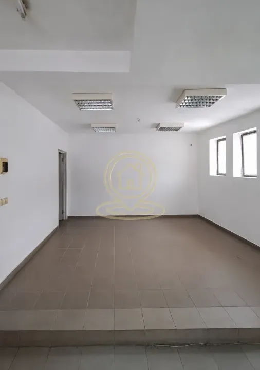 Rent, office space, 90m², Centar, Kragujevac