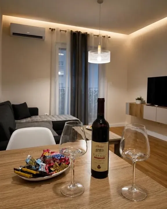 Daily-rent, one bedroom apartment, 39m², Pobrežje, Podgorica