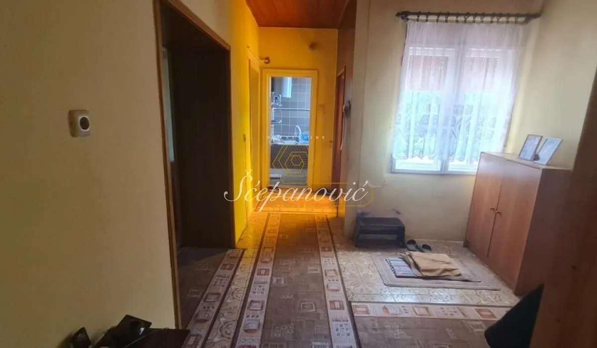 Prodaja, kuća, 191m², Centar, Novi Sad