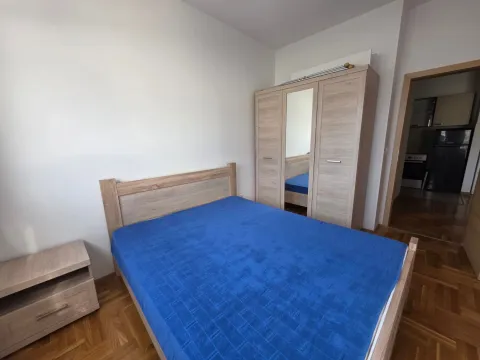 Rent, one bedroom apartment, 45m², Budva, Crna Gora - image 5