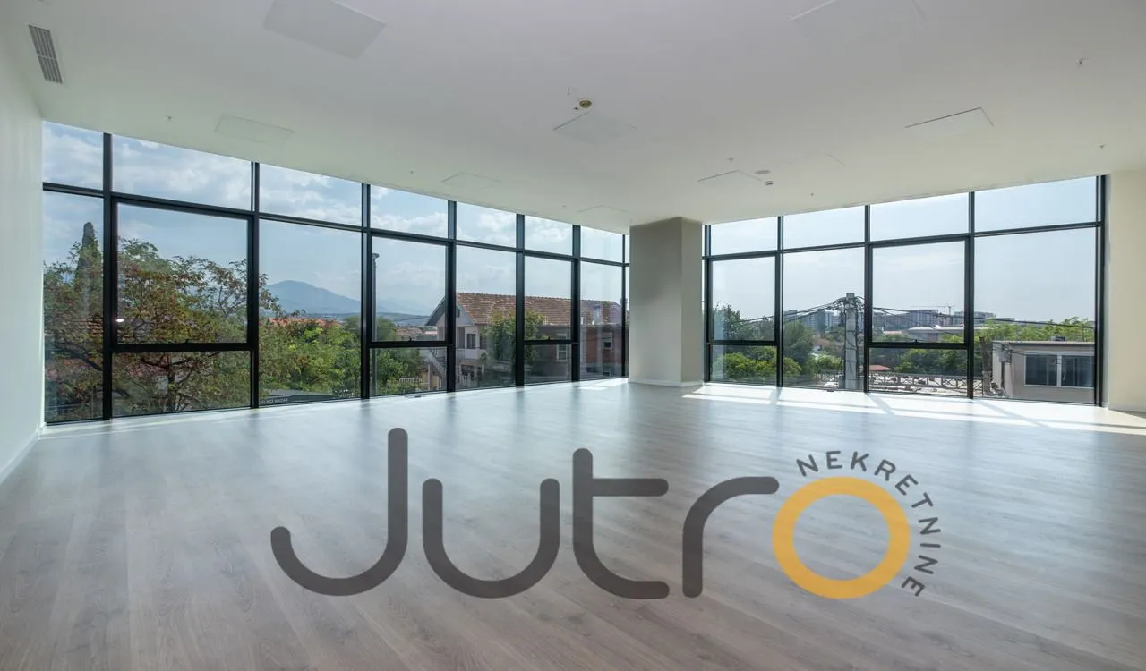 Prodaja, poslovni prostor, 2542m², Podgorica, Crna Gora