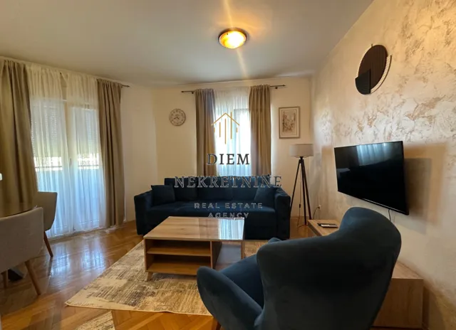 Izdavanje, jednosoban stan, 43m², Stari Aerodrom, Podgorica