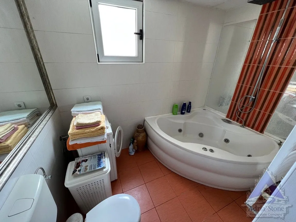 Sale, three bedroom apartment, 95m², Lazi, Budva