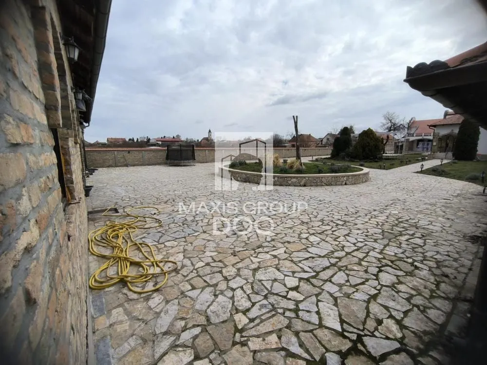 Prodaja, kuća, 1080m², Surduk, Stara Pazova