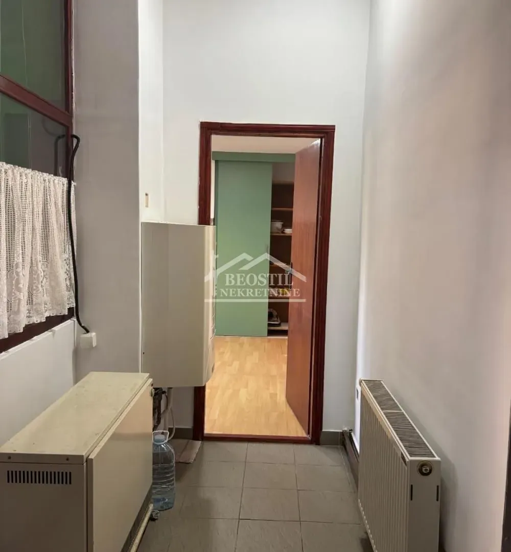 Prodaja, trosoban stan, 70m², Centar, Pančevo