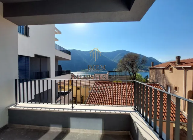 Prodaja, dvosoban stan, 55m², Dobrota, Kotor