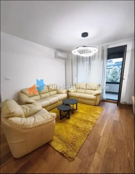 Izdavanje, trosoban stan, 65m², Čubura, Beograd