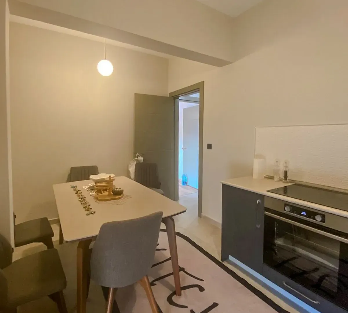 Izdavanje, stan, 120m², Topla, Herceg Novi