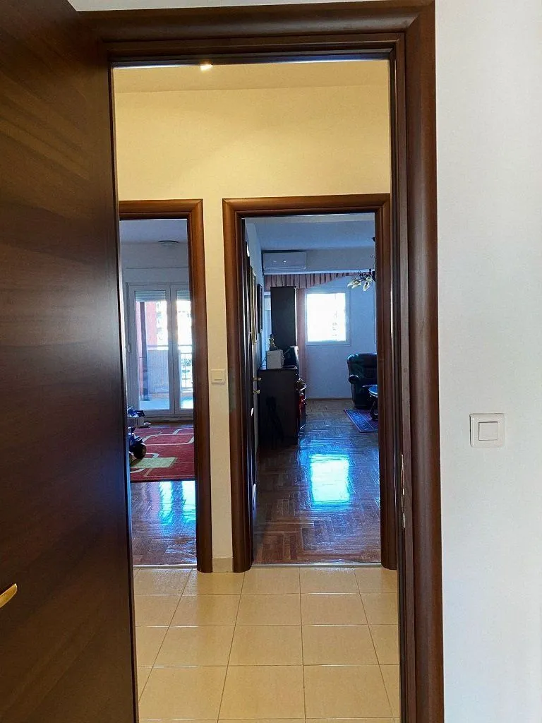 Izdavanje, trosoban stan, 110m², City Kvart, Podgorica