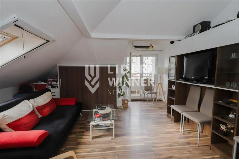 Sale, two bedroom apartment, 40m², Južni Bulevar, Vračar Sve Podlokacije