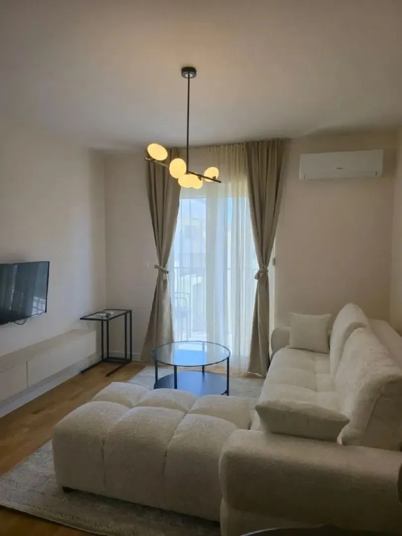 Rent, one bedroom apartment, 40m², Pobrežje, Podgorica