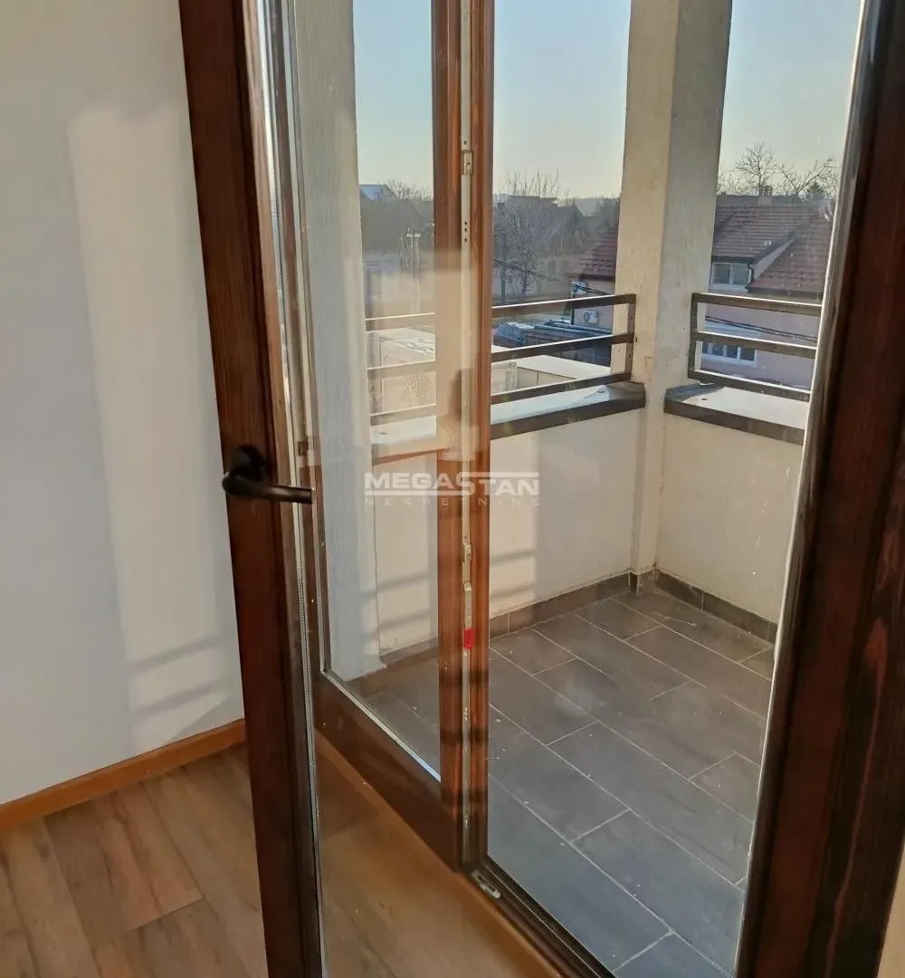 Sale, four bedroom apartment, 86m², Borča 1, Borča Sve Podlokacije
