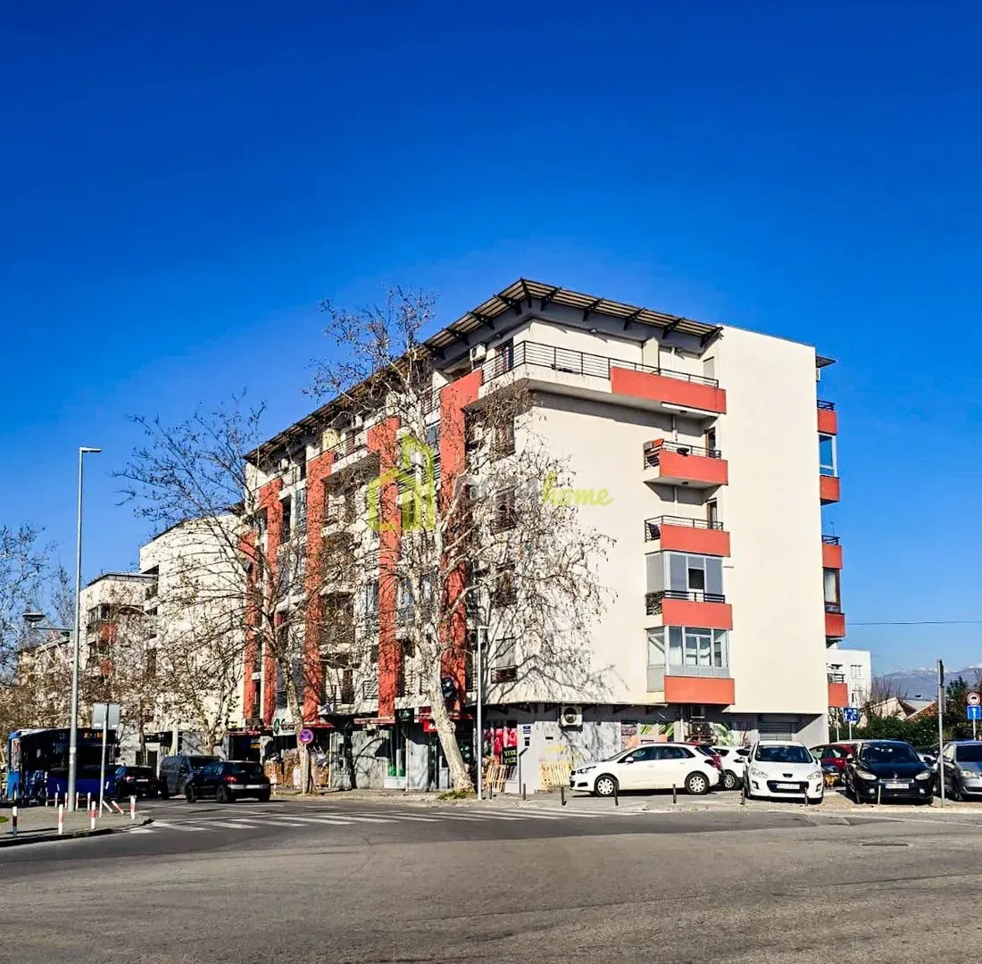 Prodaja, trosoban stan, 92m², Autobuska stanica, Podgorica