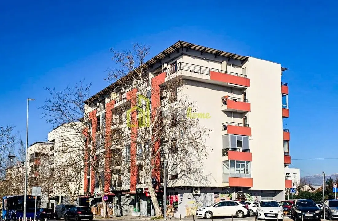 Prodaja, trosoban stan, 92m², Autobuska stanica, Podgorica