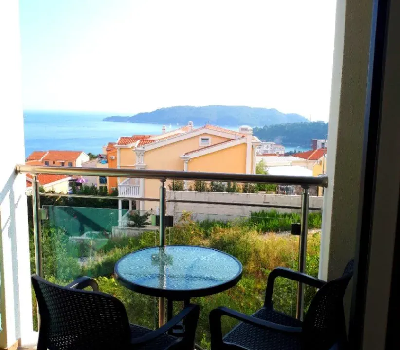 Izdavanje, jednosoban stan, 36m², Bečići, Budva