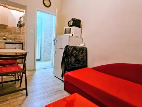 Izdavanje, dvosoban stan, 38m², Obilićev Venac, Beograd - image 4