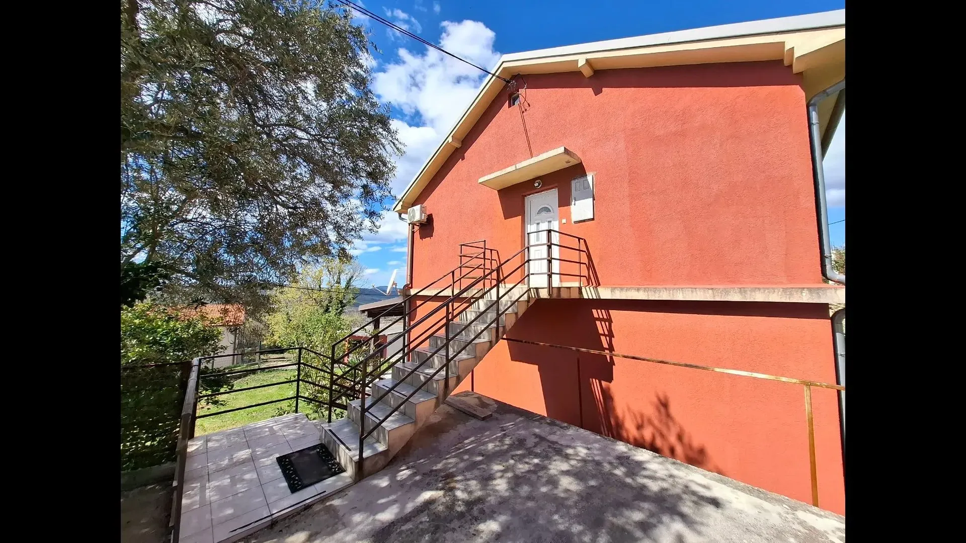Rent, two bedroom apartment, 70m², Dub, Kotor
