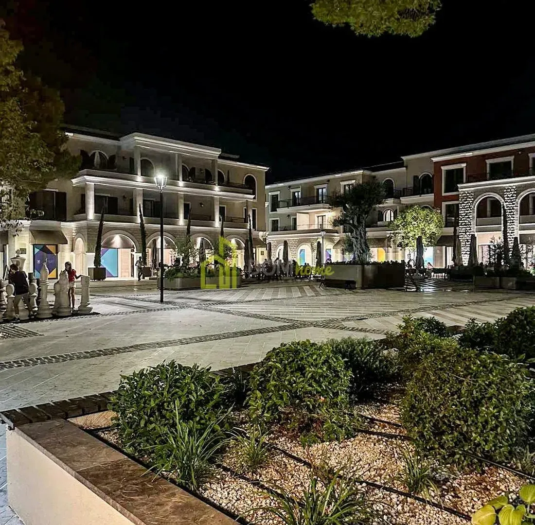 Izdavanje, jednosoban stan, 70m², Tivat, Crna Gora