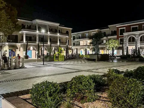 Izdavanje, jednosoban stan, 70m², Tivat, Crna Gora - image 1