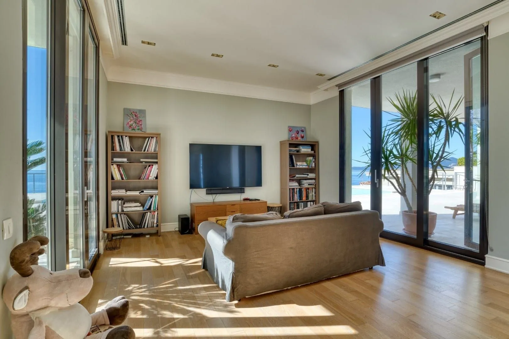 Sale, two bedroom apartment, 131m², Rijeka Reževići, Budva