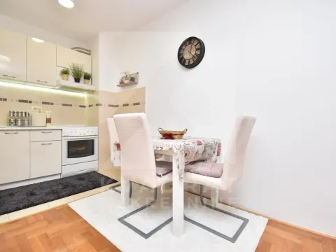 Prodaja, jednosoban stan, 40m², Stari Aerodrom, Podgorica - image 3