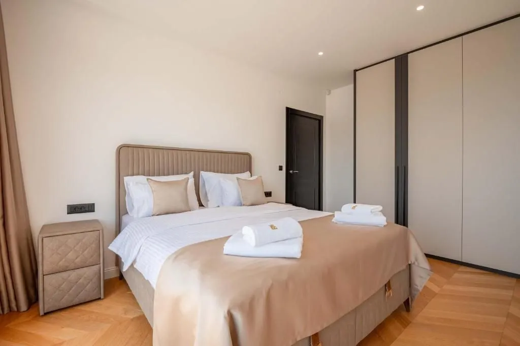 Rent, house, 318m², Reževići, Budva