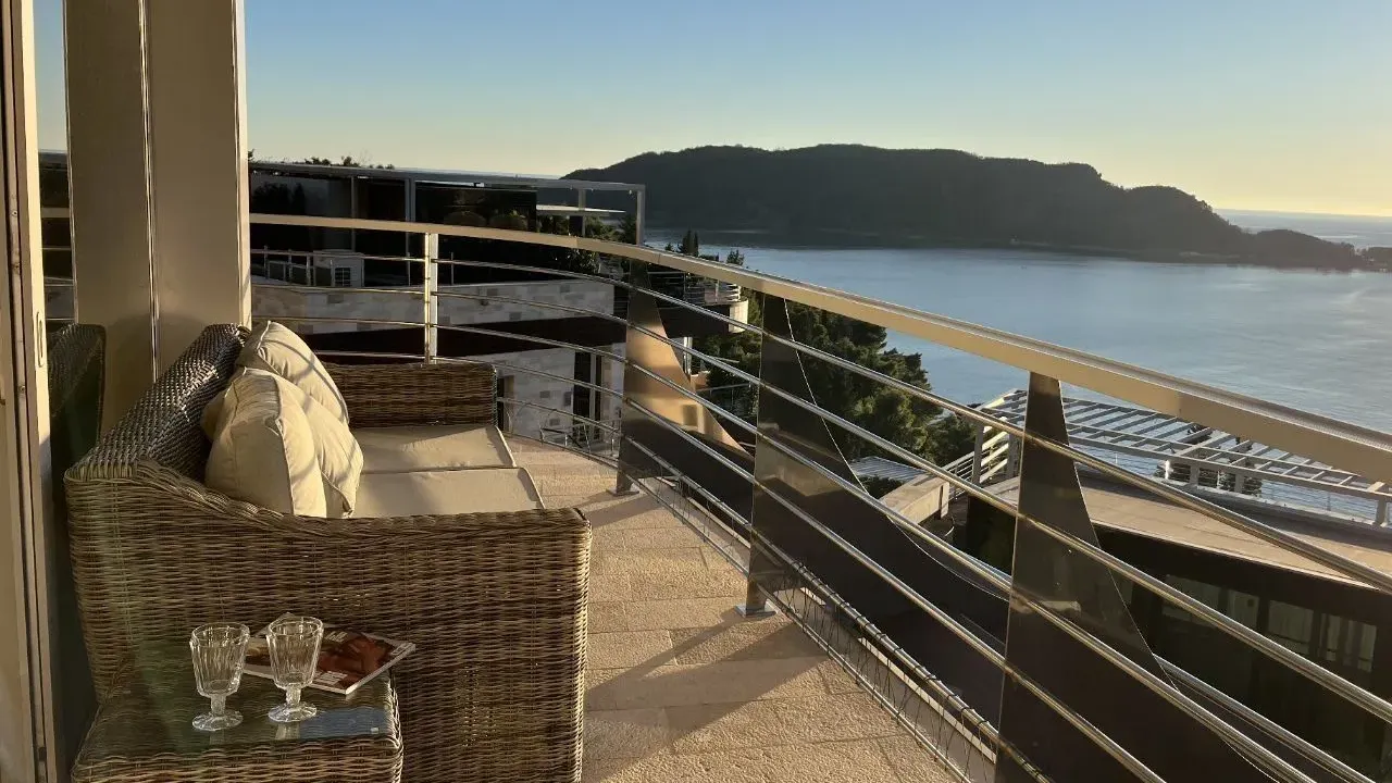 Prodaja, dvosoban stan, 178m², Budva, Crna Gora