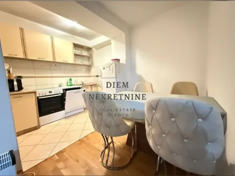 Izdavanje, trosoban stan, 80m², Krivi Most, Podgorica - image 11