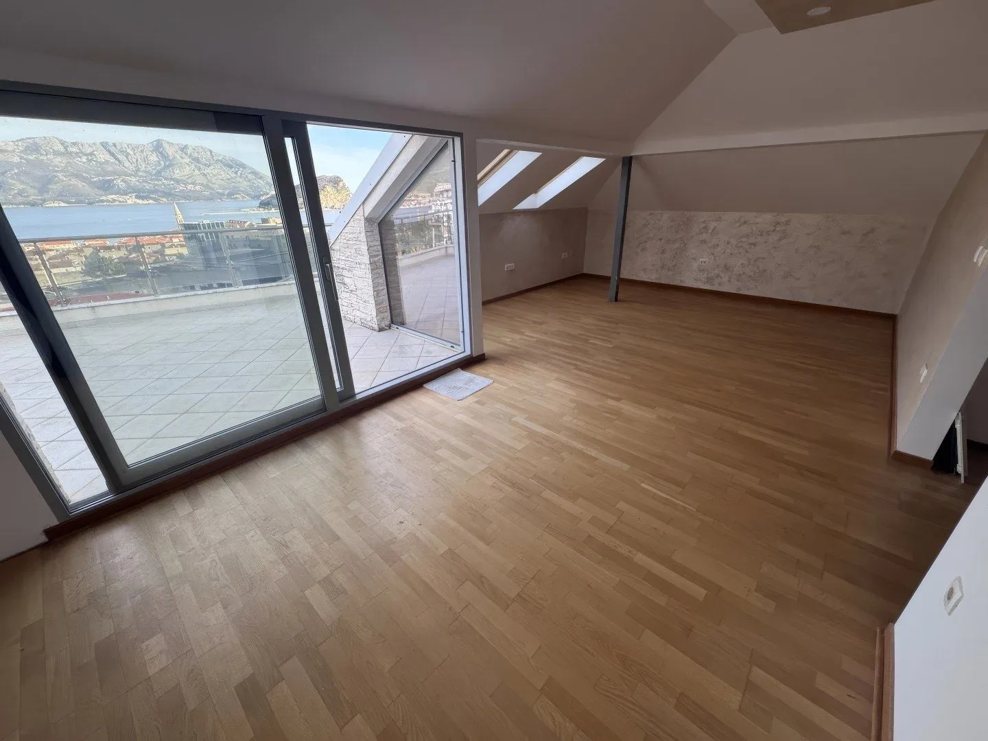 Sale, apartment, 100m², Centar, Budva