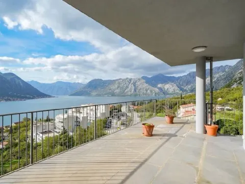 Prodaja, trosoban stan, 158m², Dobrota, Kotor - image 16