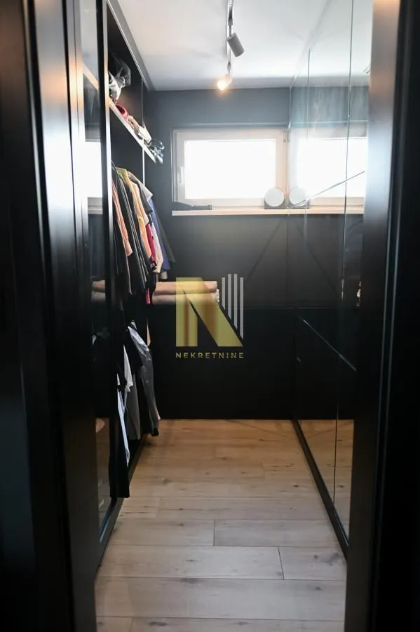 Prodaja, kuća, 334m², Petrovaradin, Novi Sad