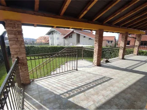 Prodaja, kuća, 309m², Niš, Srbija - image 15