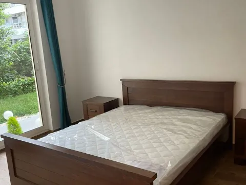 Rent, two bedroom apartment, 80m², Tivat, Crna Gora - image 7