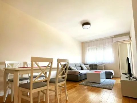 Rent, apartment, 47m², Central Point, Podgorica - image 2
