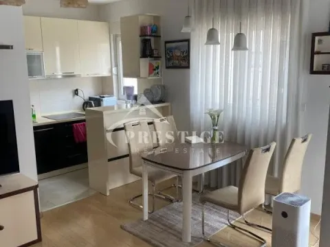 Izdavanje, dvosoban stan, 70m², City Kvart, Podgorica - image 4