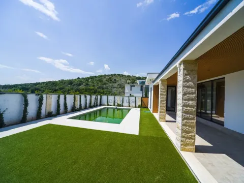Izdavanje, kuća, 350m², Tuzi, Podgorica - image 7