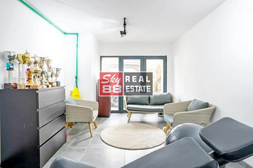 Prodaja, kuća, 400m², Golf Naselje, Beograd