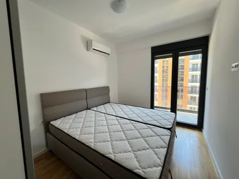 Izdavanje, dvosoban stan, 64m², Stari Aerodrom, Podgorica - image 11