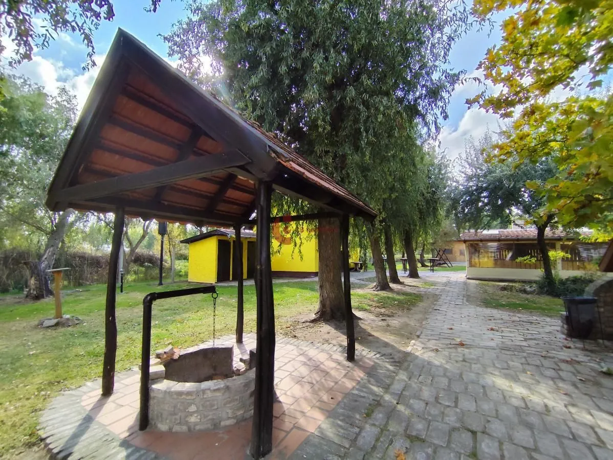 Prodaja, ugostiteljski objekat, 196m², Horgoš, Kanjiža